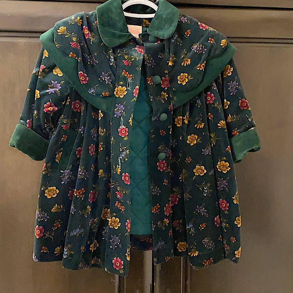 Vintage girls winter coat. Velvet floral design with bow detail in back